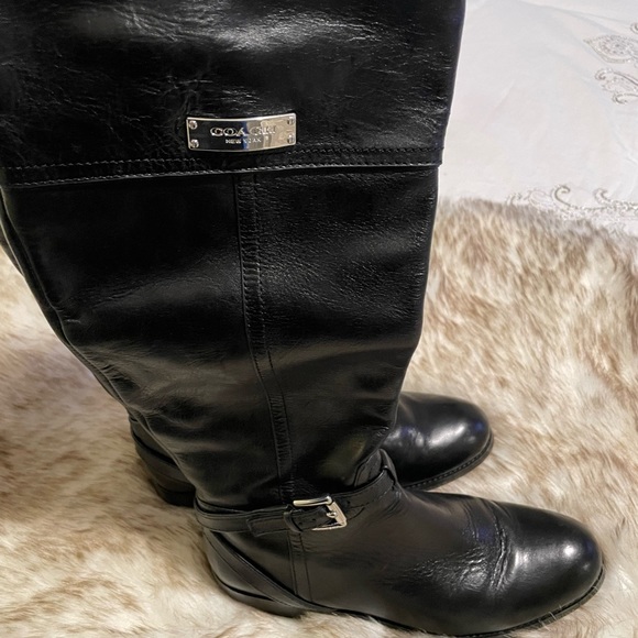 Boots - Picture 2 of 3